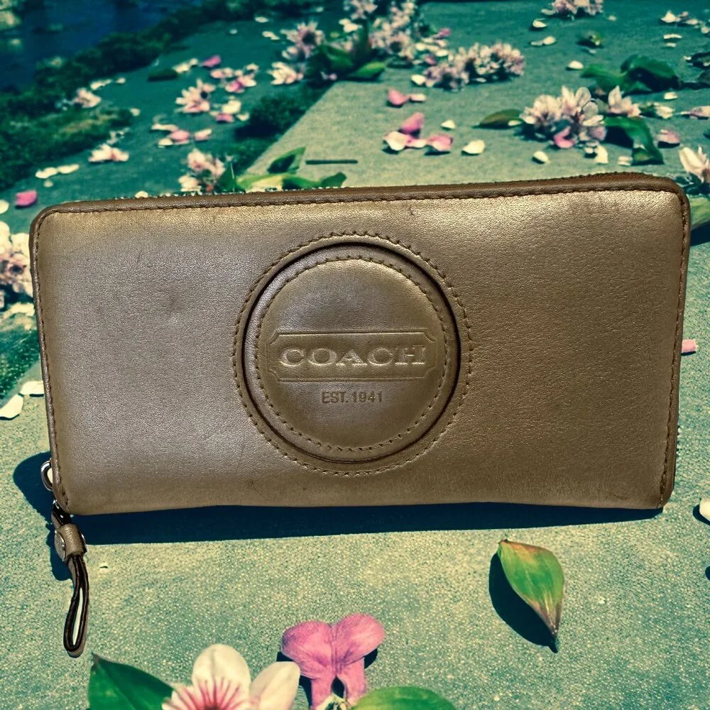 Coach Pale Metallic Gold Zip Around Vintage Leather Wallet - Picture 2 of 13